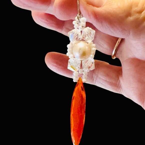 Elegant Pearl and Crystal Drop Earrings - Picture 3 of 4